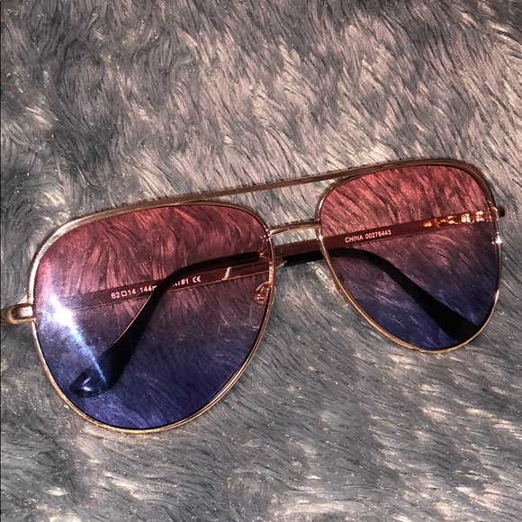 Pink to Blue Sunset Sunglasses 🕶💘 - Picture 2 of 6